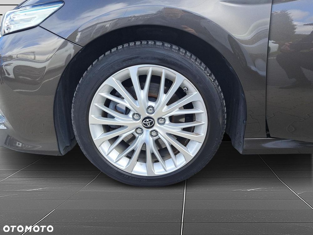 Toyota Camry 2.5 Hybrid Executive CVT - 26