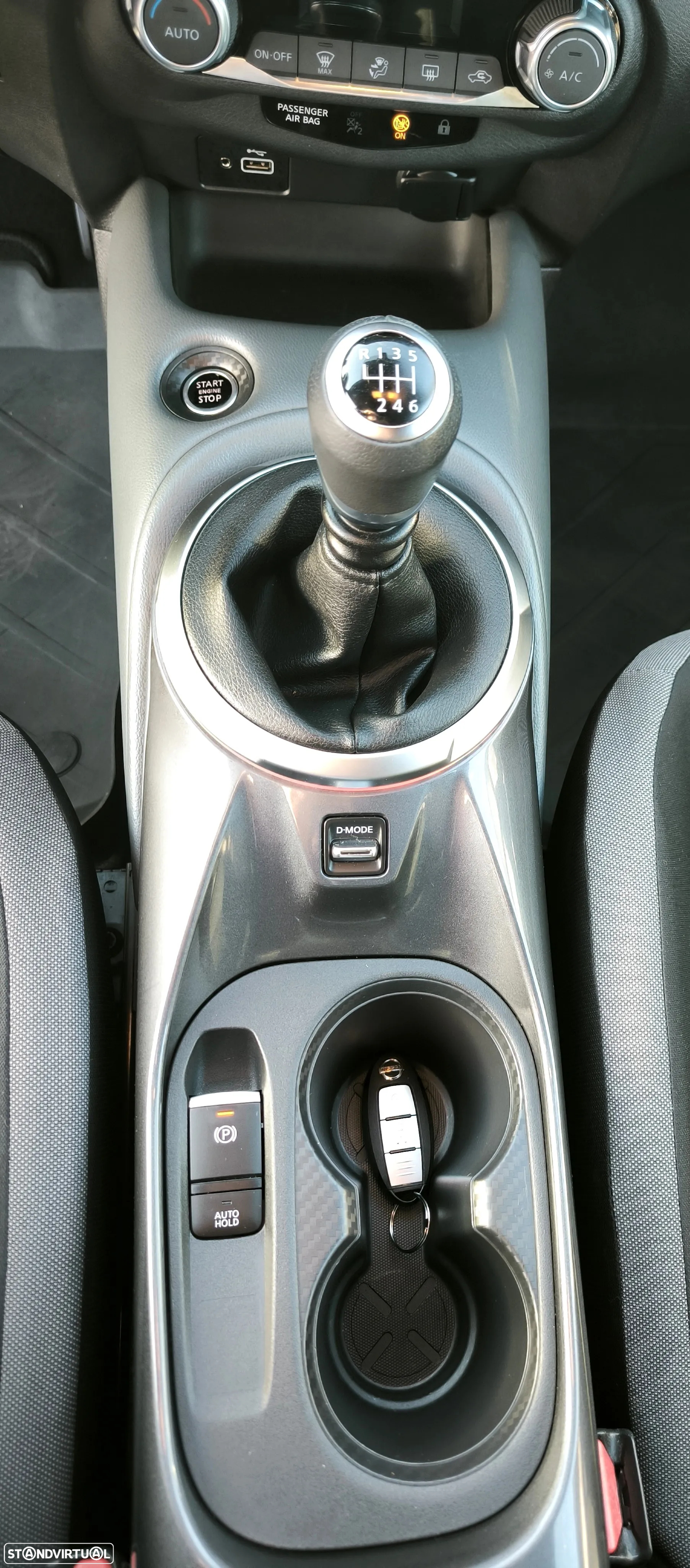 Nissan Juke 1.0 DIG-T N-Connecta - 16