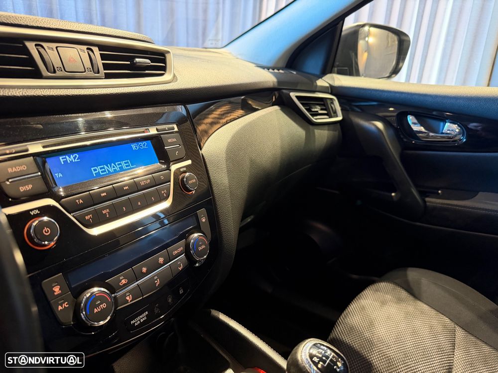 Nissan Qashqai 1.6 dCi N-Connecta RS+PS 4x4i - 24