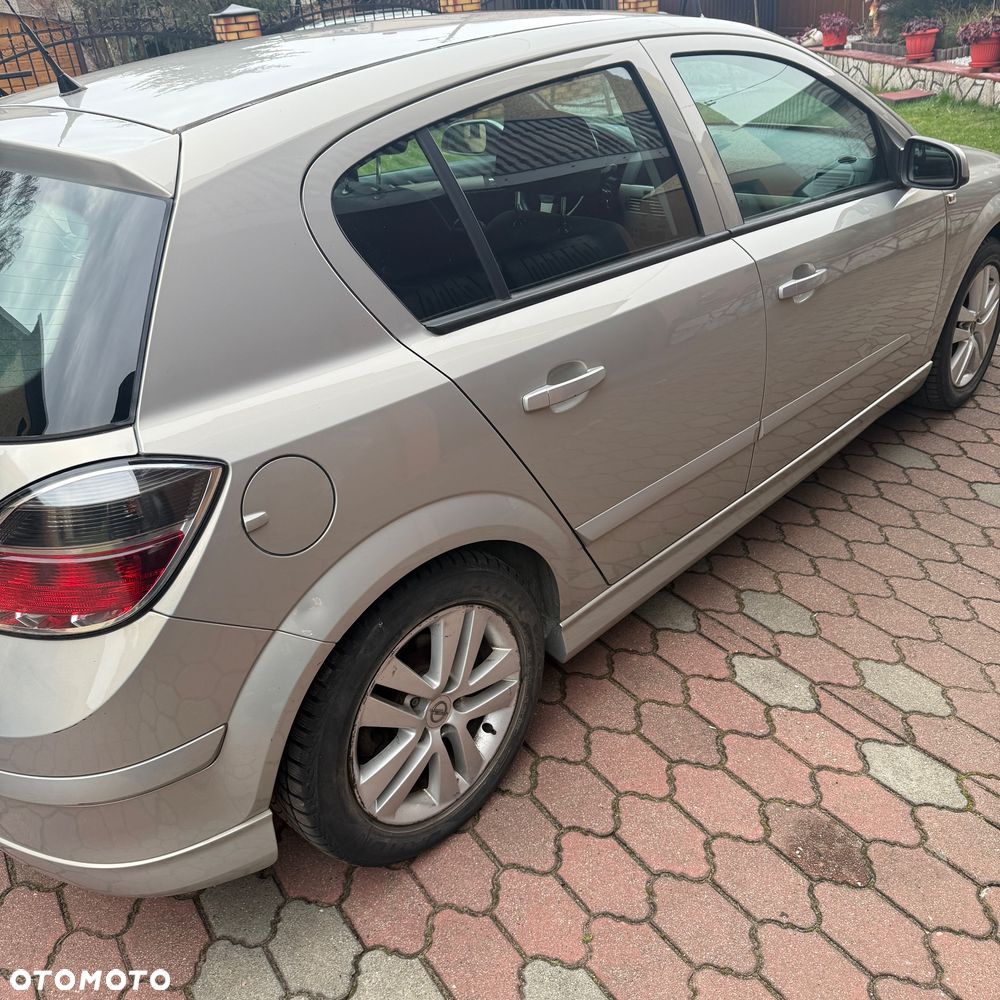 Opel Astra 1.6 Essentia - 3