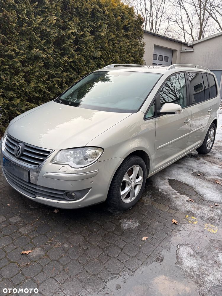 Volkswagen Touran 2.0 TDI DPF Highline - 1