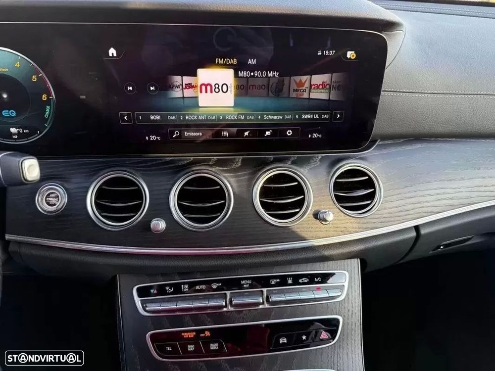 Mercedes-Benz E 300 de 4Matic 9G-TRONIC AMG Line - 25