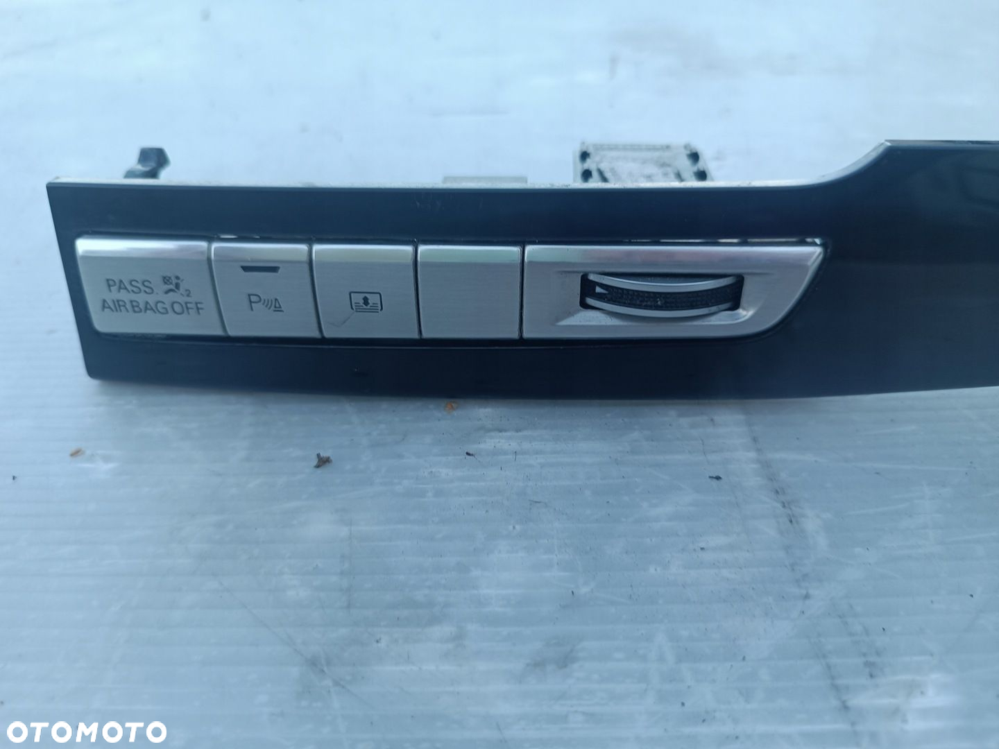 AUDI A8 D4 LISTWA DEKOR DESKI PRZEŁACZNIKI - 2