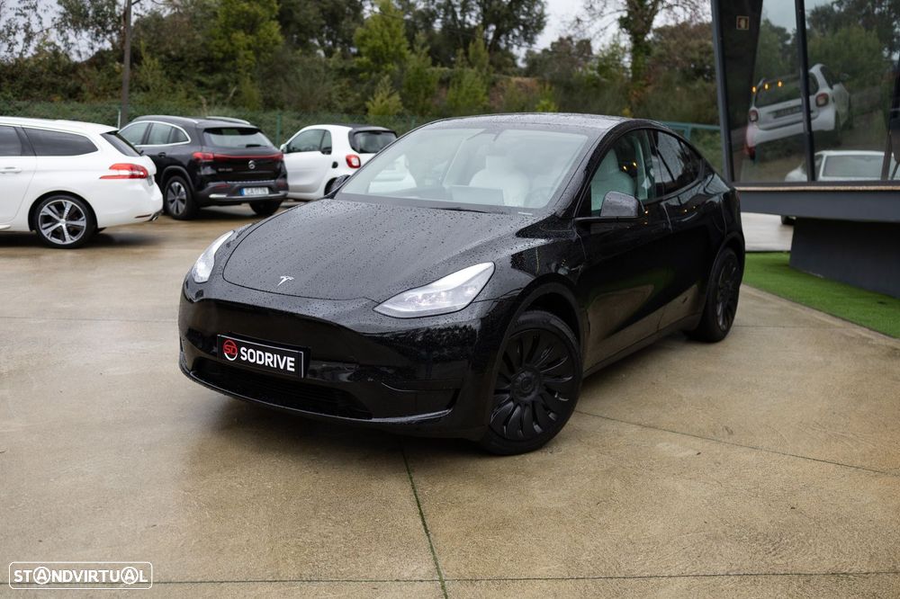 Tesla Model Y Standard RWD - 4