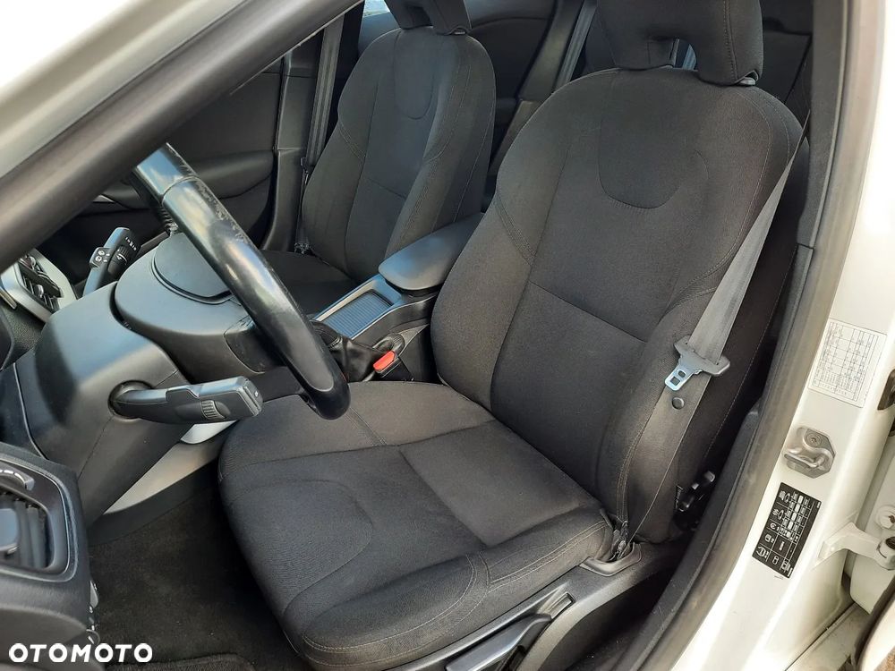 Volvo V40 D3 Momentum - 17