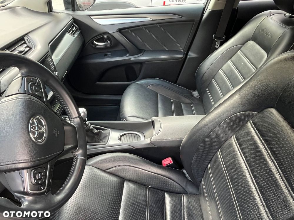 Toyota Avensis 2.0 D-4D Selection - 9