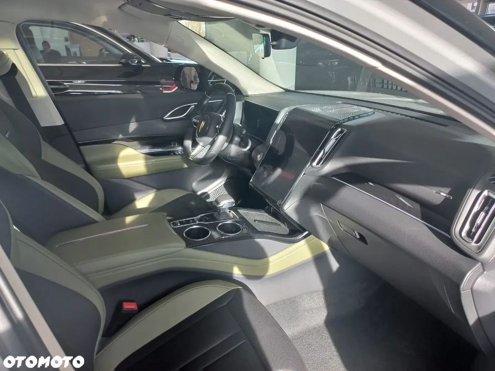 Hongqi HS3 1.5T FWD - 16