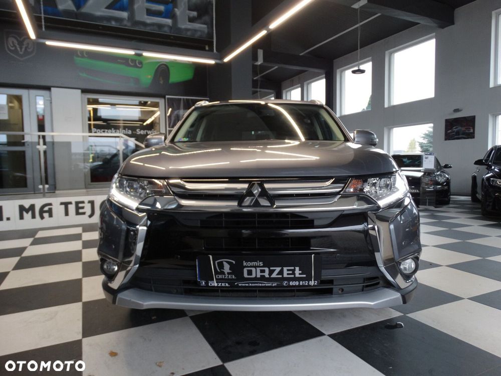 Mitsubishi Outlander - 2