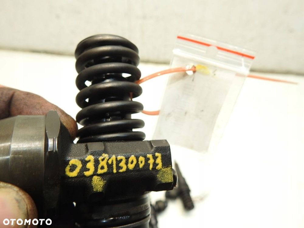 WTRYSK WTRYSKI POMPOWTRYSKI AUDI A3 8P 1.9 TDI 038130073 - 7