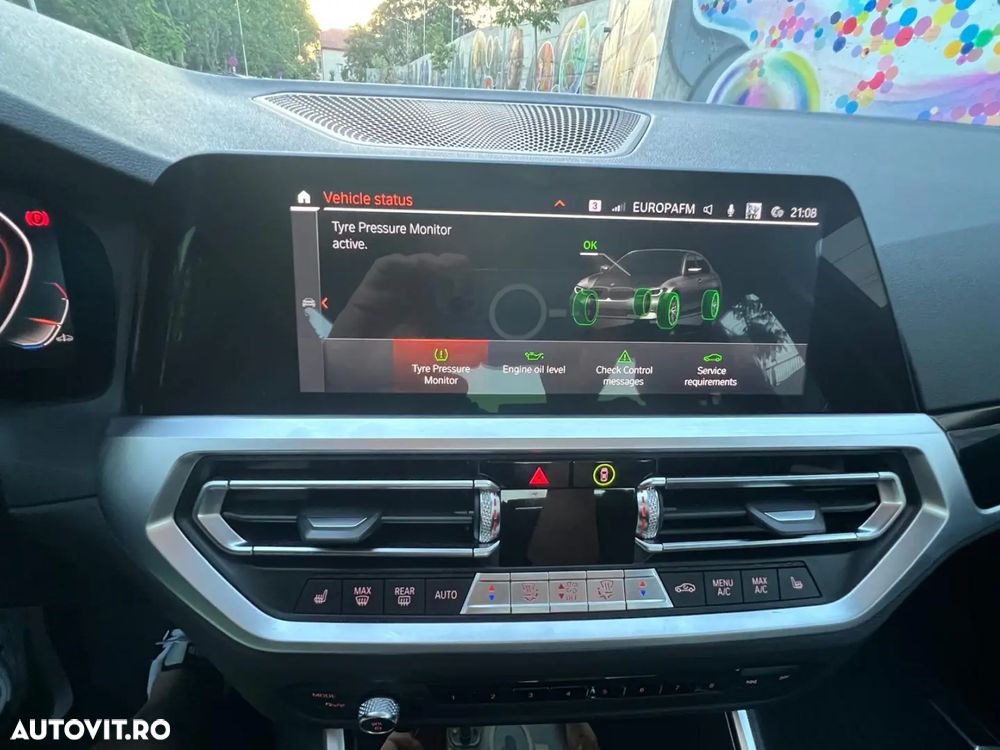 BMW Seria 3 330i AT - 11