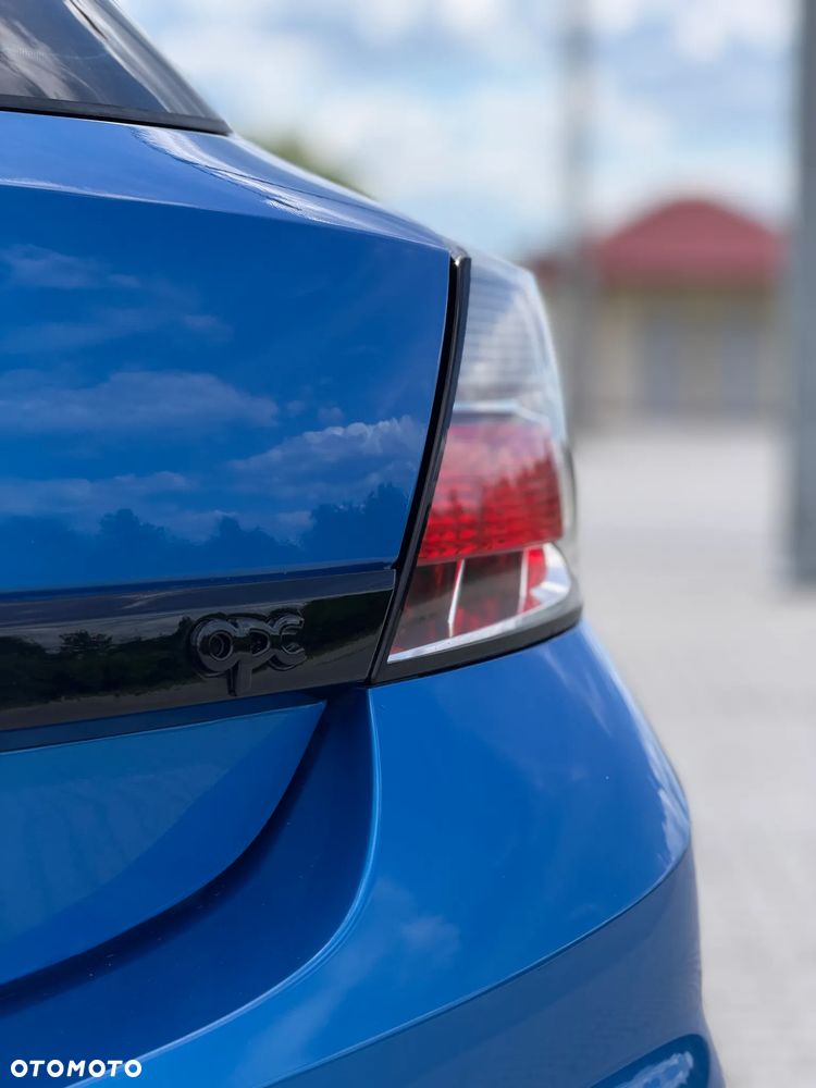 Opel Astra 2.0 T OPC - 12