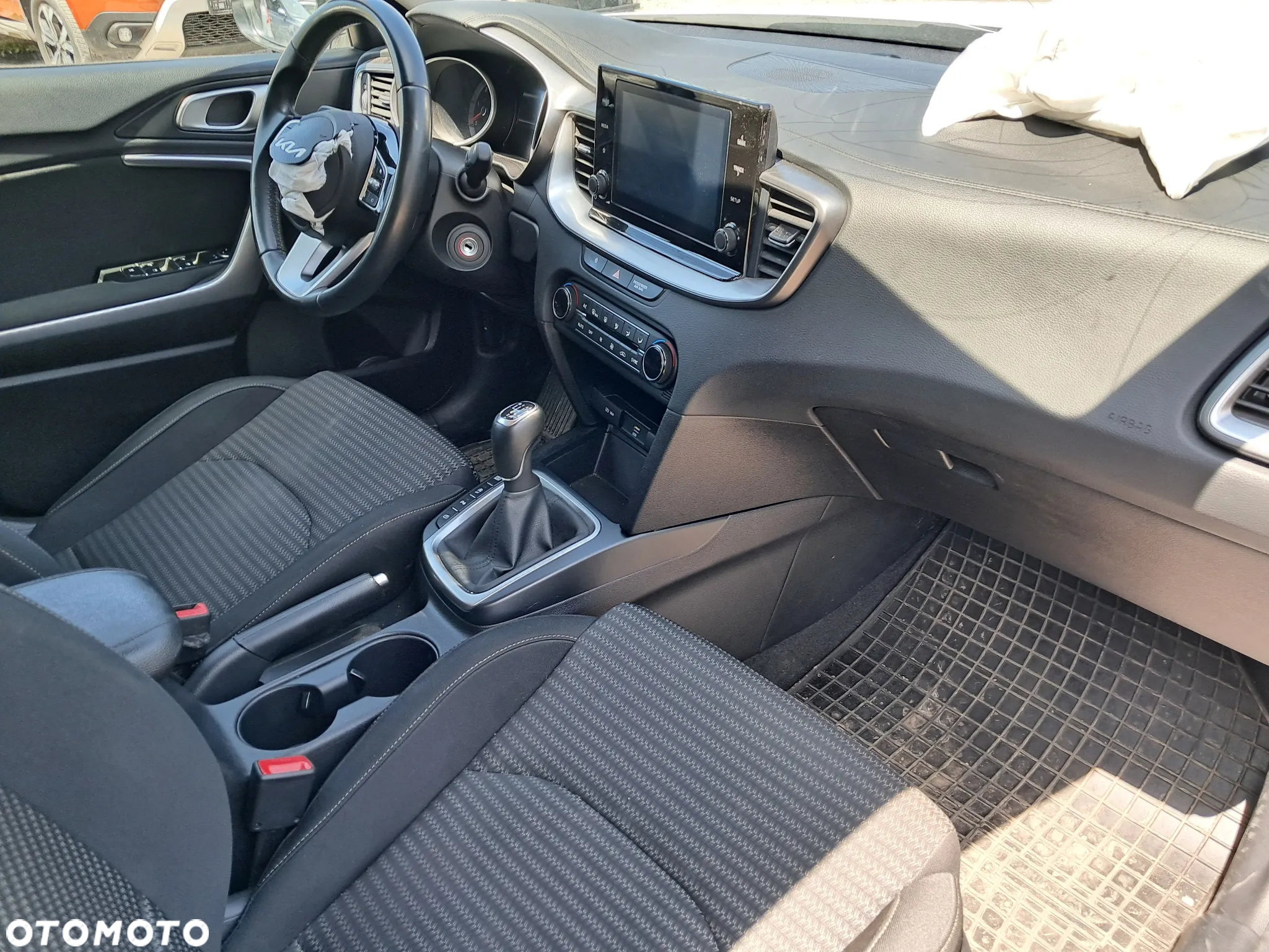 Kia Ceed - 4