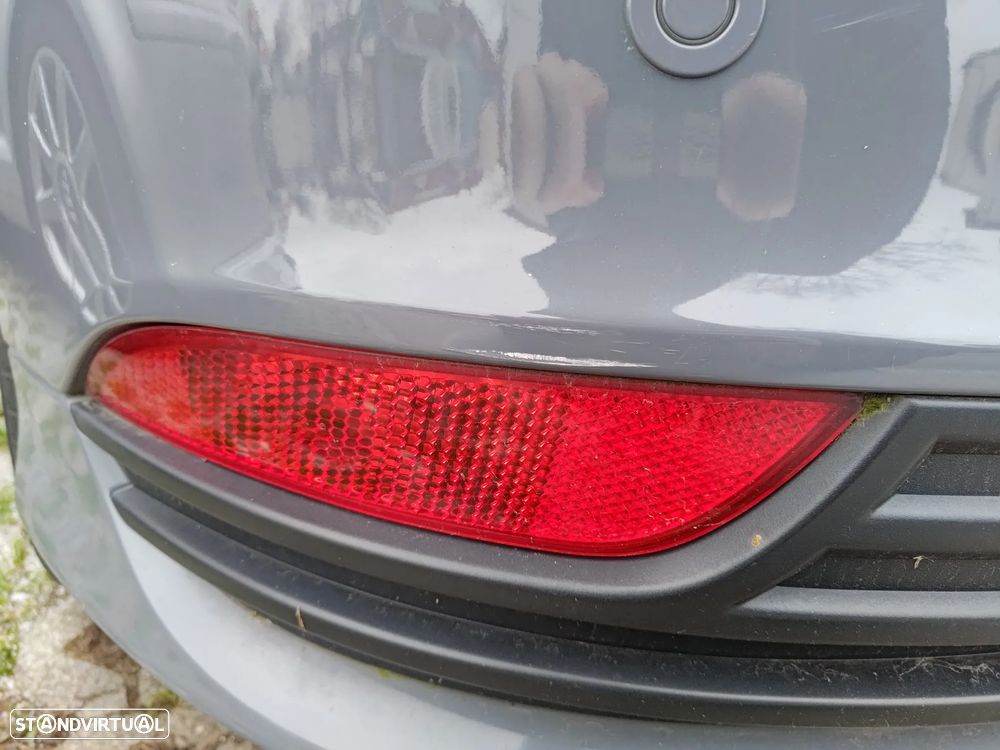 Ford Focus 2.0 EcoBoost ST c/ Pack Pele Desportiva - 18