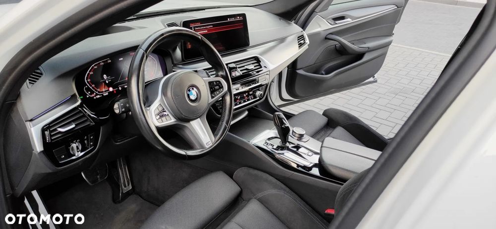 BMW Seria 5 530i mHEV M Sport sport - 23