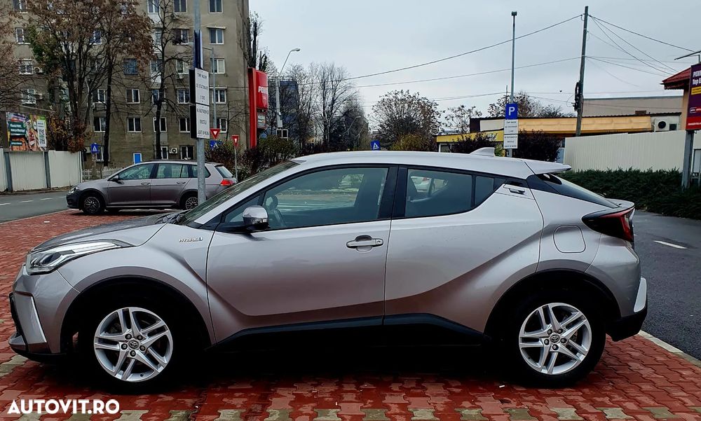 Toyota C-HR Hybrid Style - 10