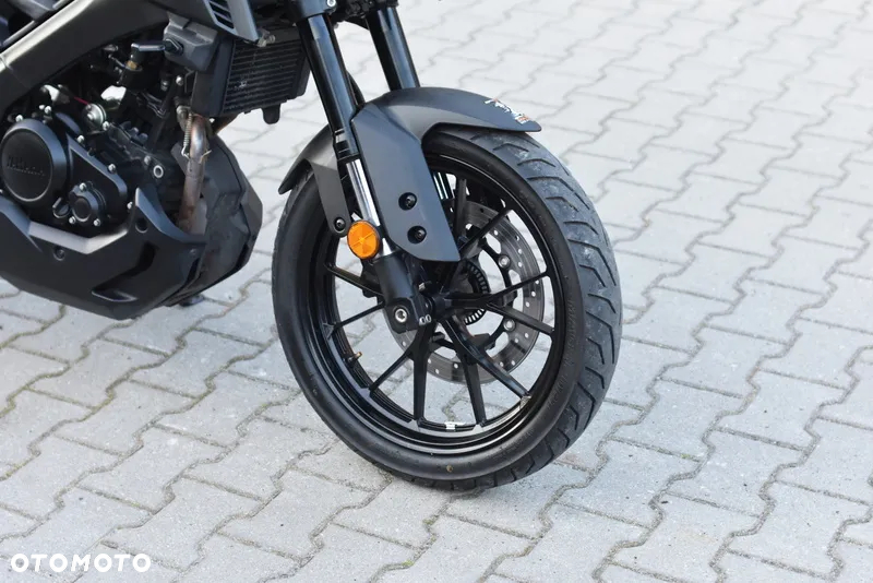 Yamaha MT - 5