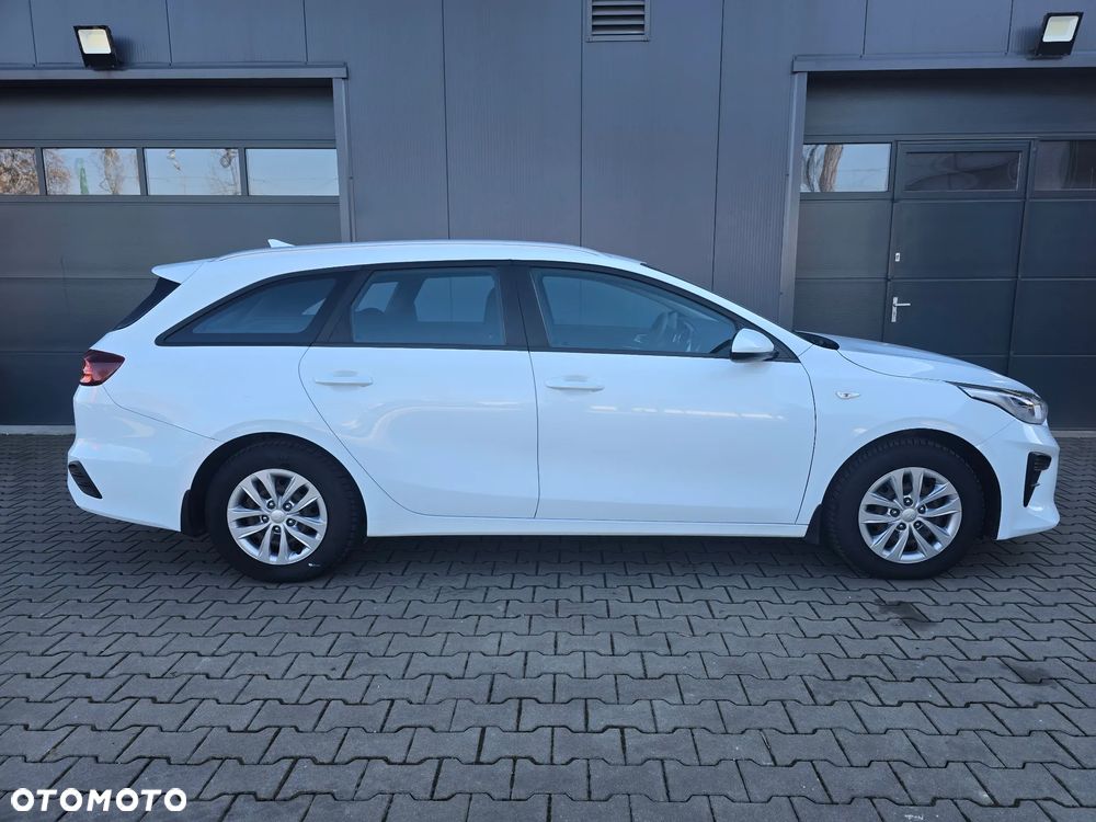 Kia Ceed - 13