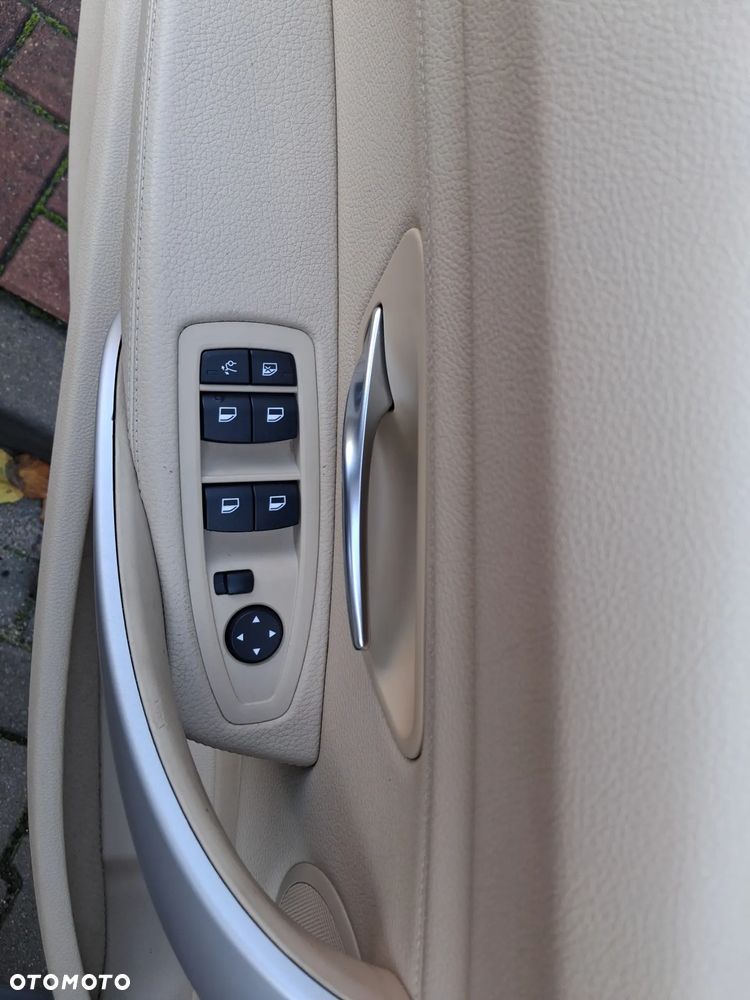 BMW 3GT 318d Luxury Line - 22