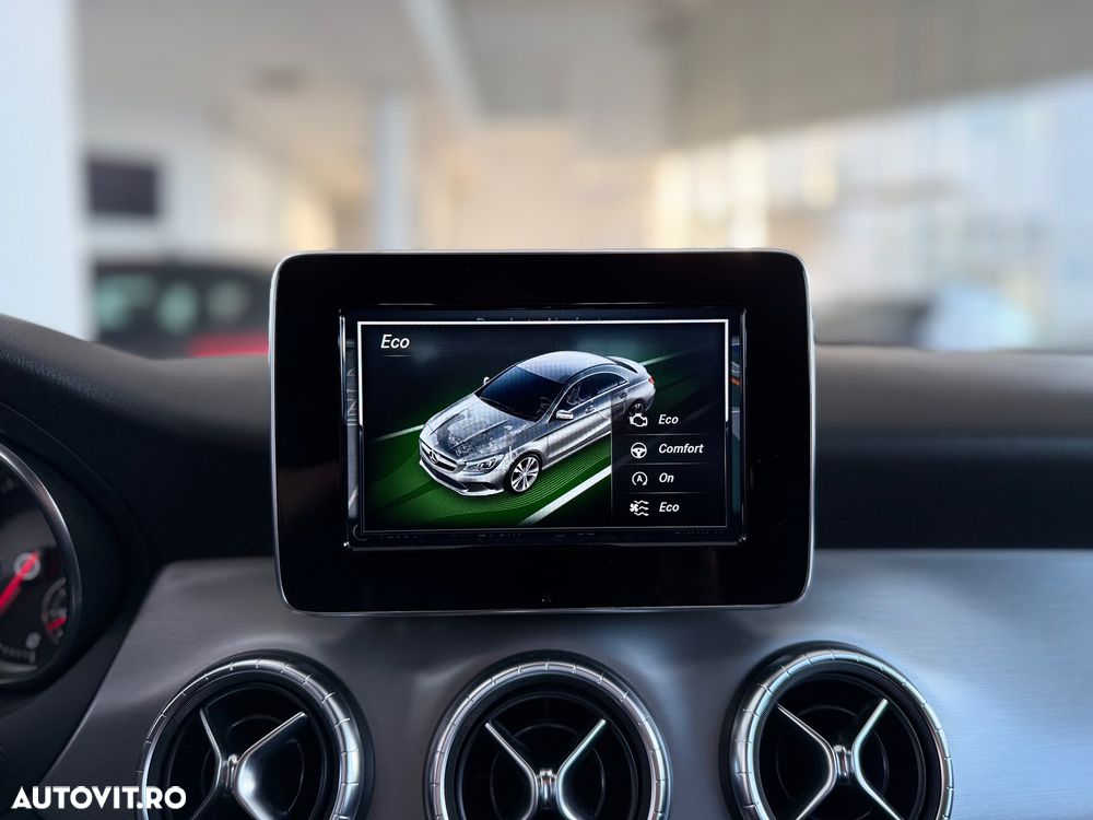 Mercedes-Benz CLA 200 - 35