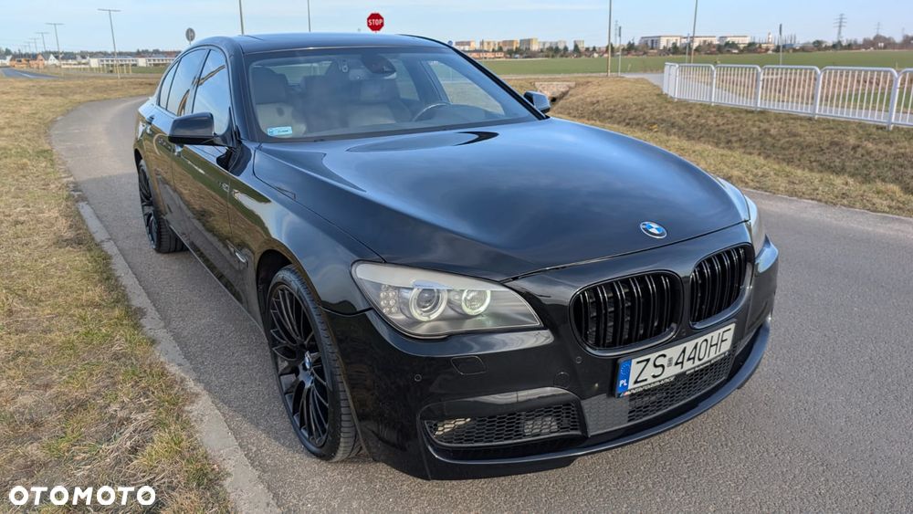 BMW Seria 7 750i xDrive - 1