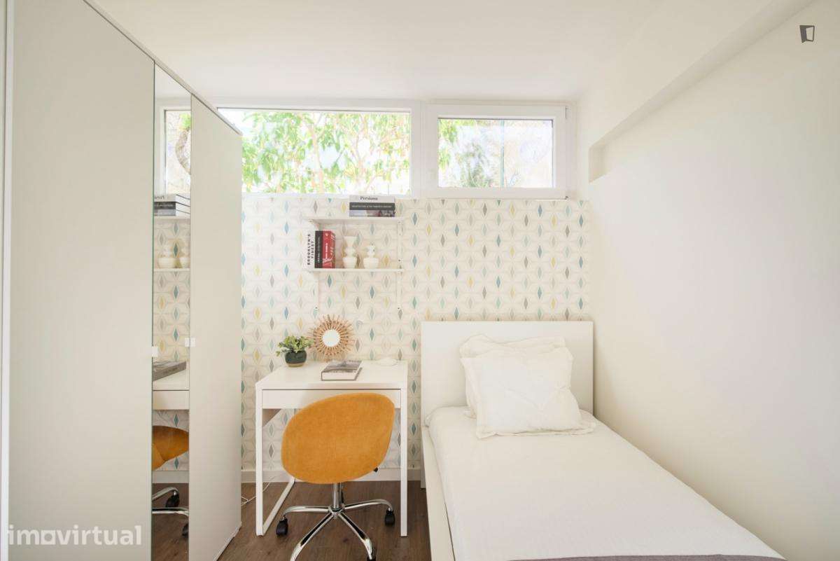 Quarto - localizado em Roma-Areeiro Lisbon - Grande imagem: 3/33