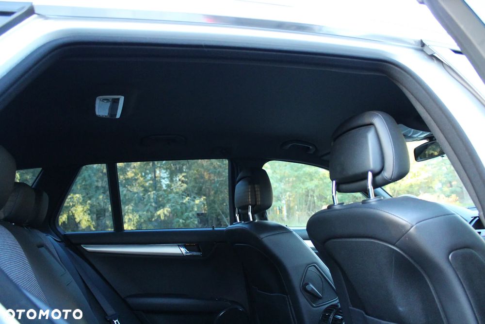 Mercedes-Benz Klasa C 180 T CGI Automatik BlueEFFICIENCY Avantgarde - 30