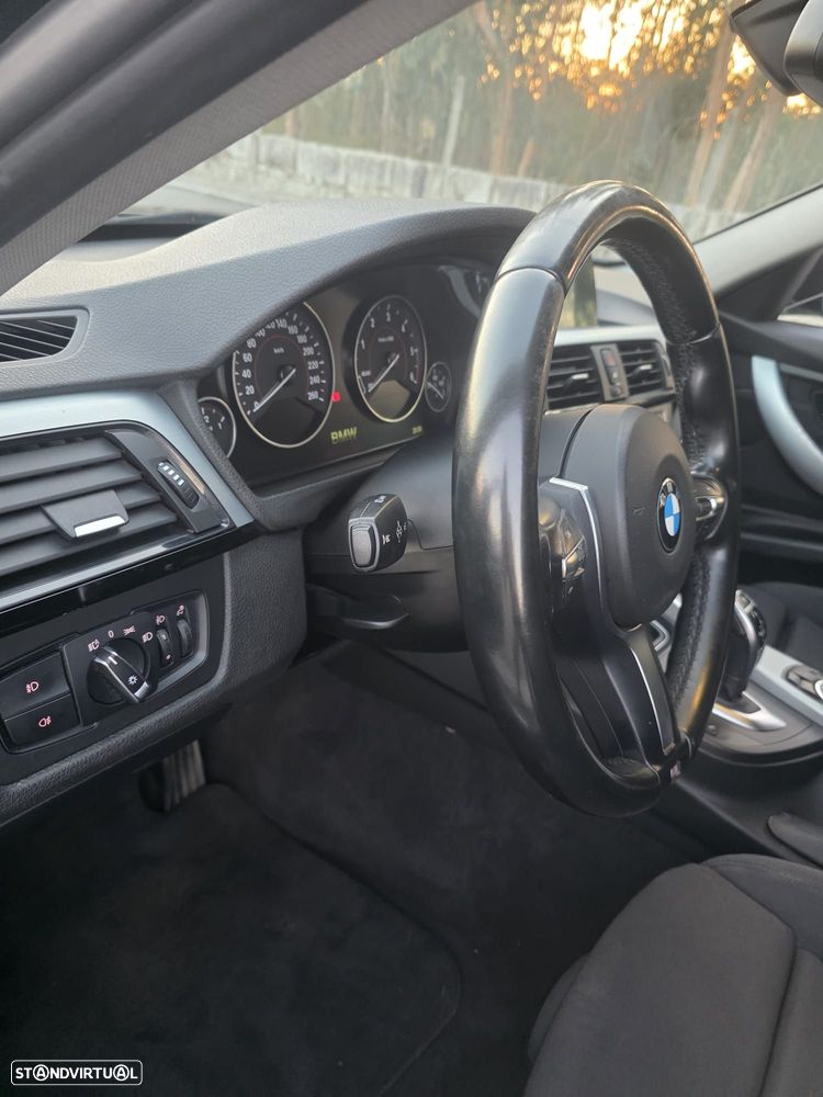 BMW 320 d Aut. Sport Line - 14