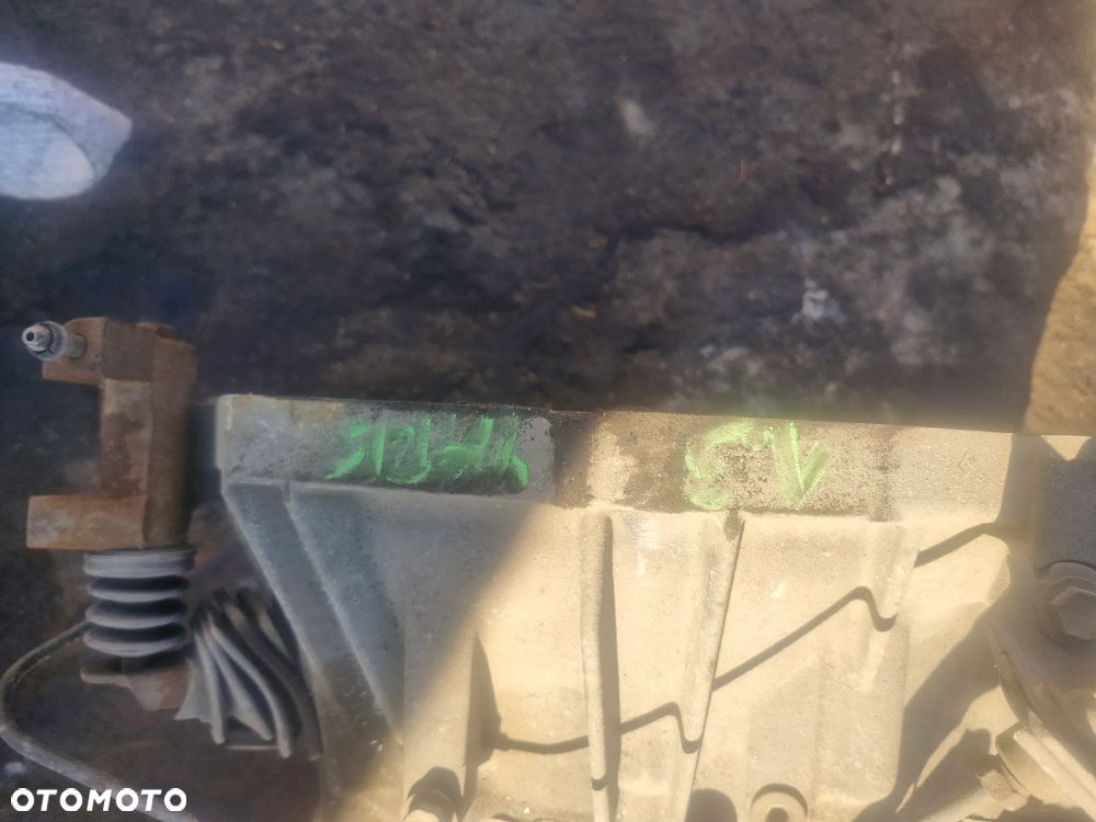 skrzynia biegów TOYOTA YARIS I 1,3 - 2