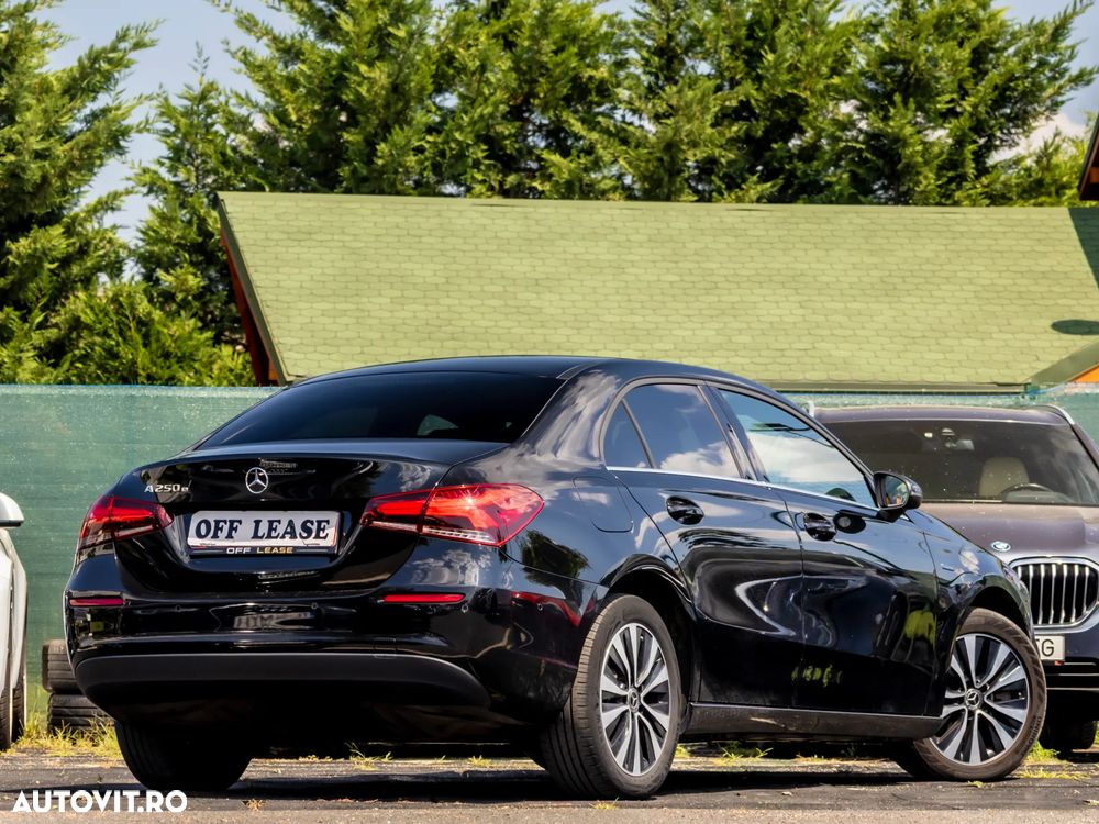 Mercedes-Benz A 250 e Sedan 8G-DCT - 4