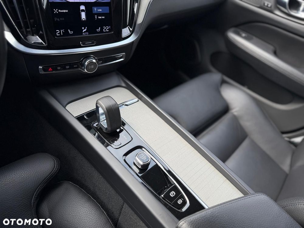 Volvo V60 Cross Country B4 D AWD Geartronic Pro - 29