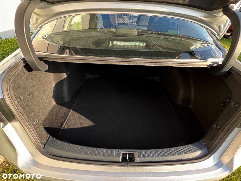 Toyota Corolla 1.8 Hybrid Comfort - 17