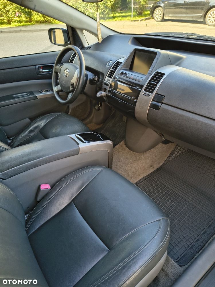 Toyota Prius - 5