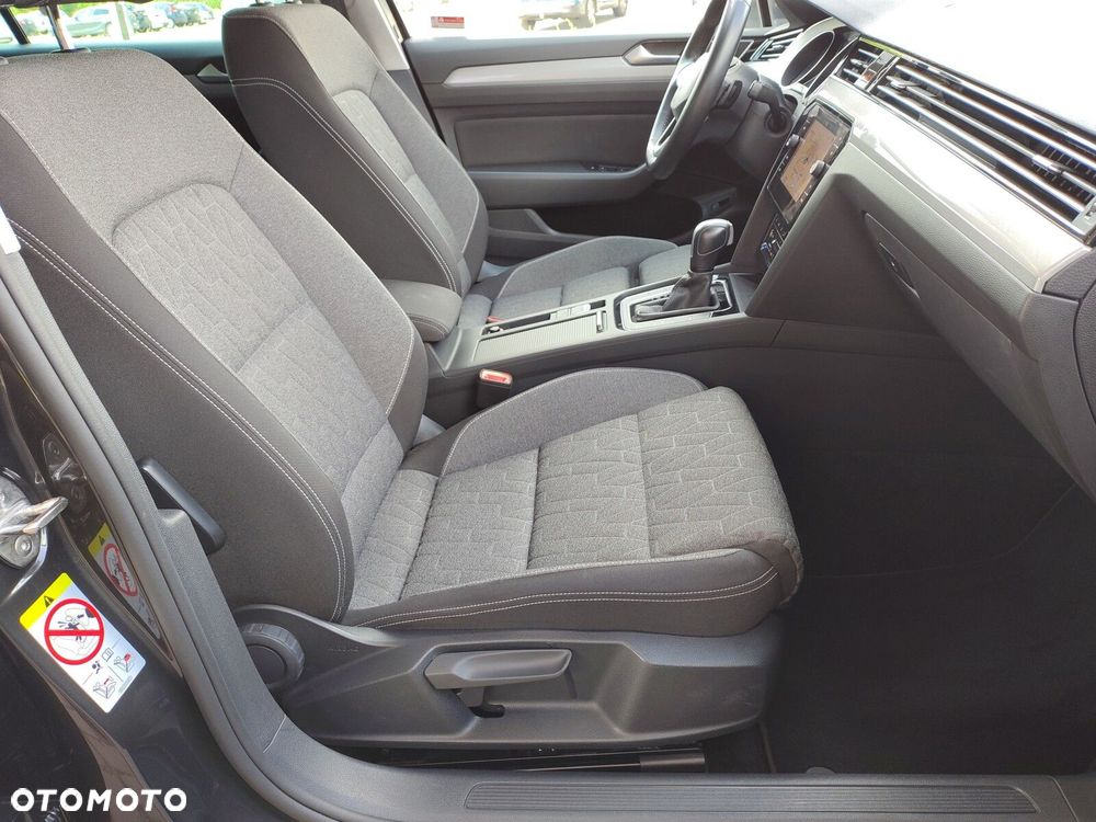 Volkswagen Passat - 19