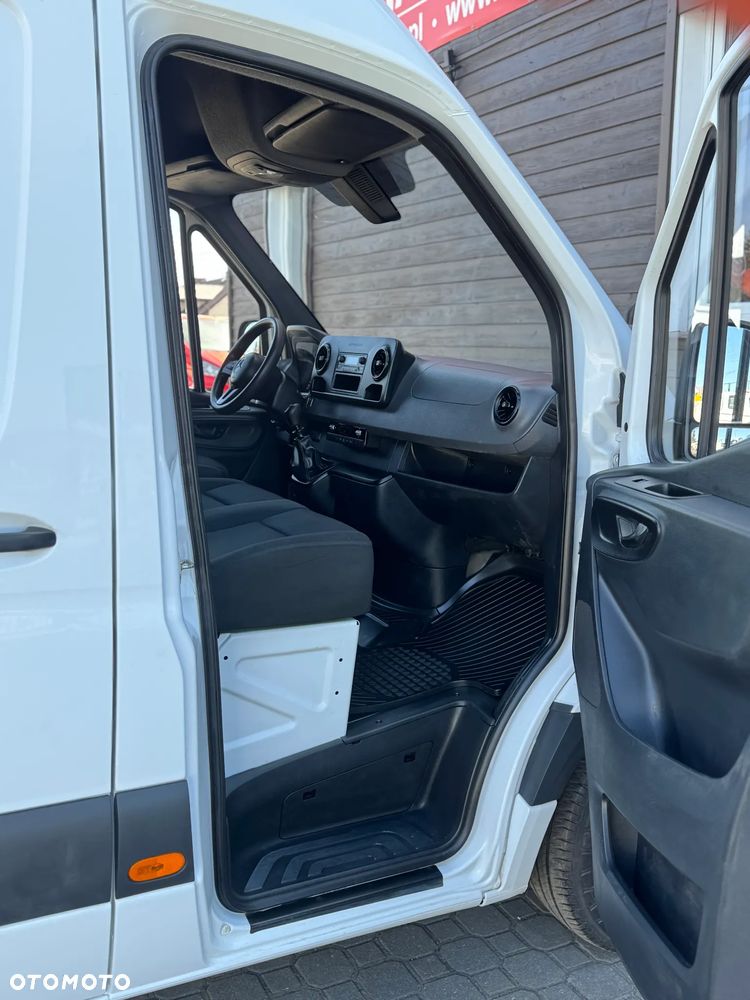 Mercedes-Benz SPRINTER - 14