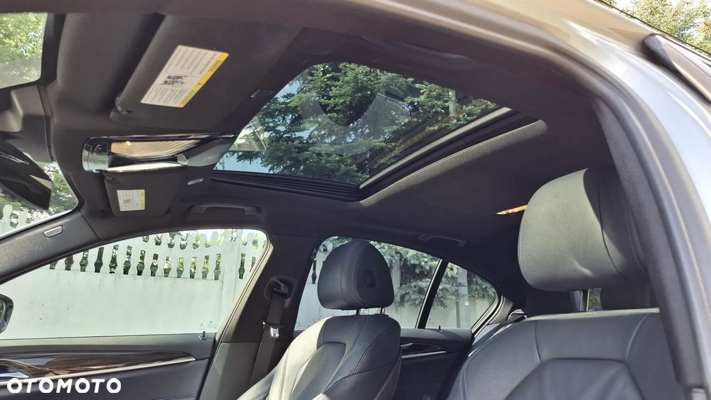 BMW Seria 5 530i Sport Line - 22