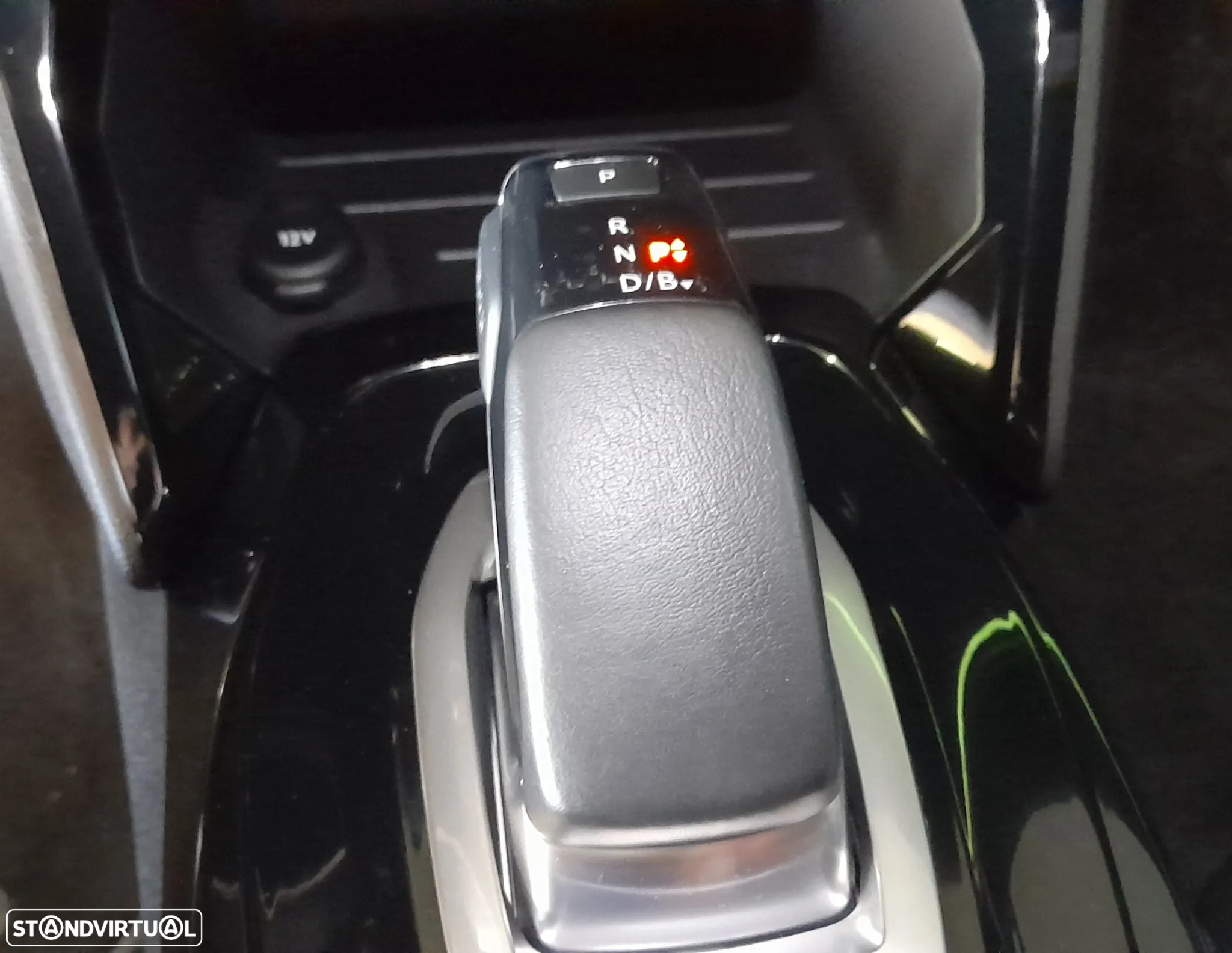 Peugeot 208 - 13