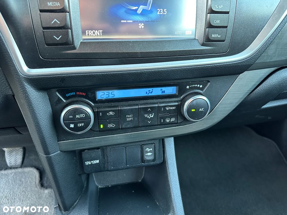 Toyota Auris - 15