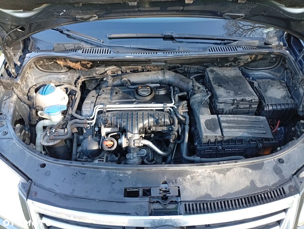 Volkswagen Touran 2.0 TDI Highline - 13