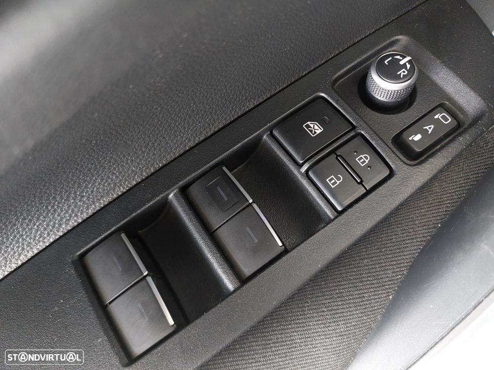 Toyota Corolla SD 1.8 Hybrid Exclusive - 19