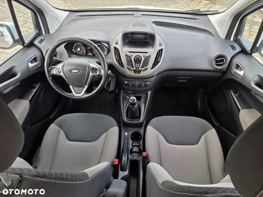 Ford Tourneo Courier - 8