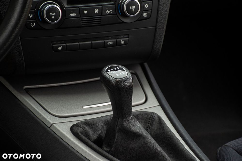 BMW Seria 1 118d - 26