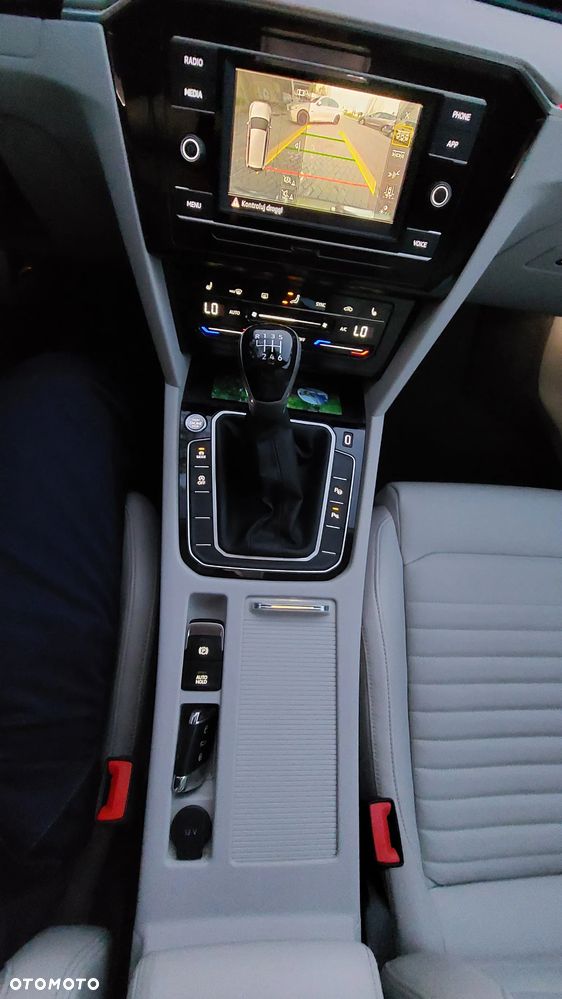 Volkswagen Passat 2.0 TDI EVO Elegance - 25