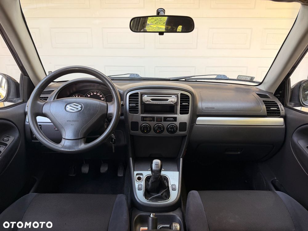 Suzuki Grand Vitara 2.0 - 9