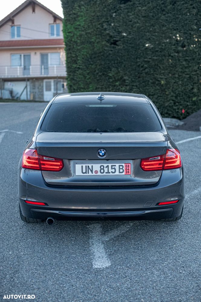 BMW Seria 3 320d Aut. - 21