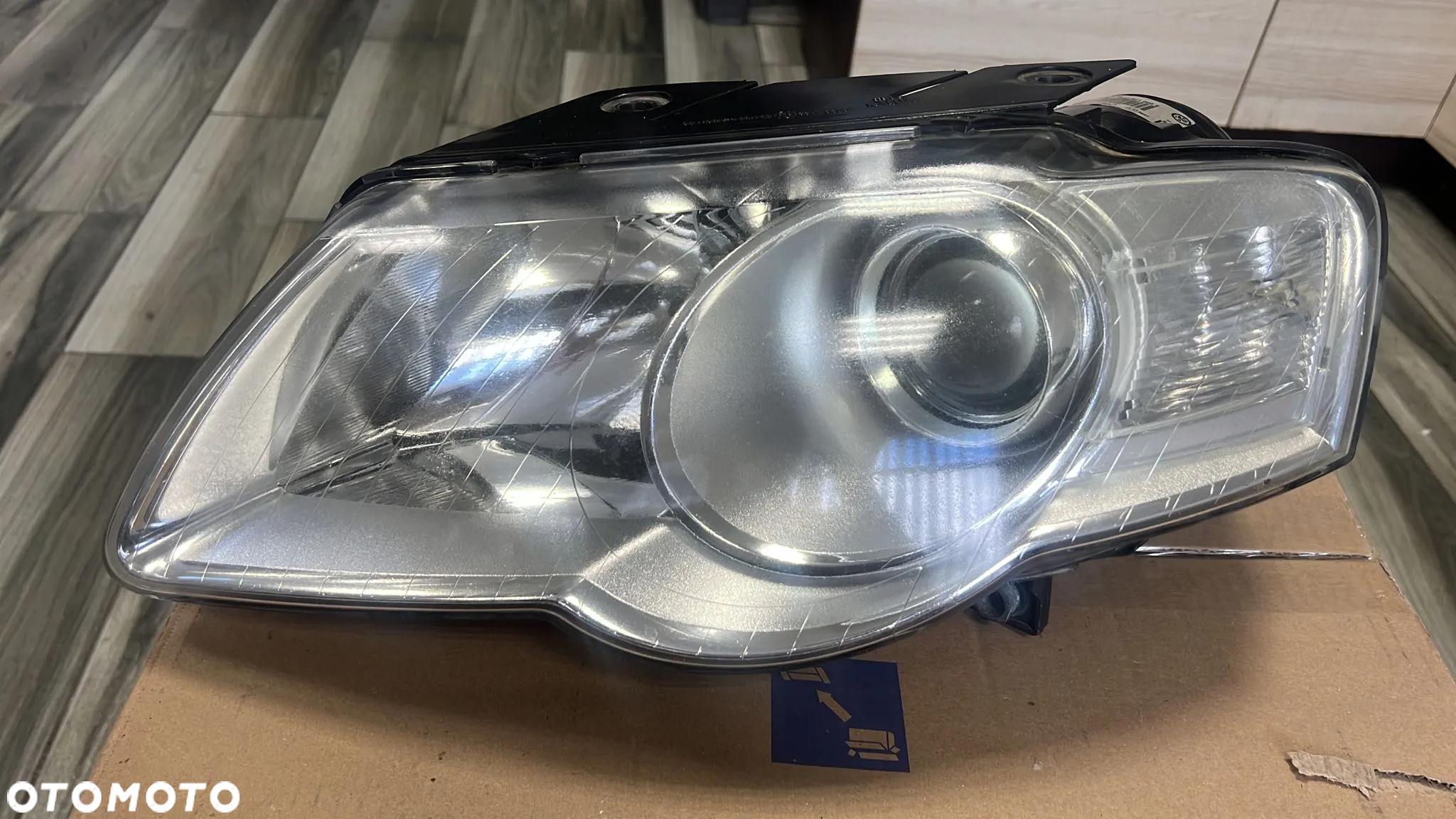 VW PASSAT B6 lampa prawa  przód - 10