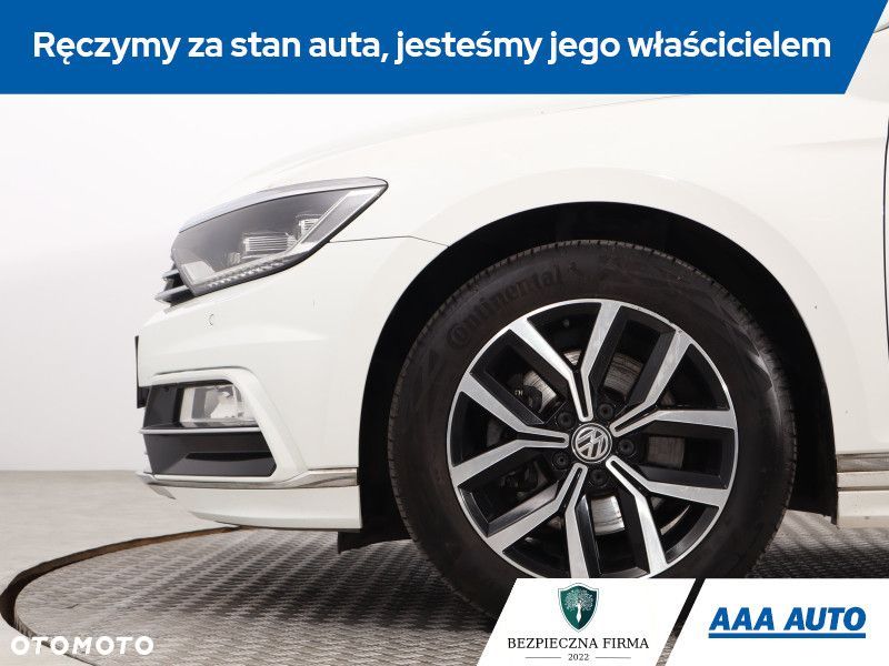 Volkswagen Passat - 16