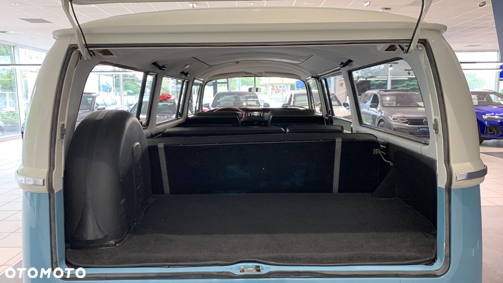 Volkswagen Multivan - 15