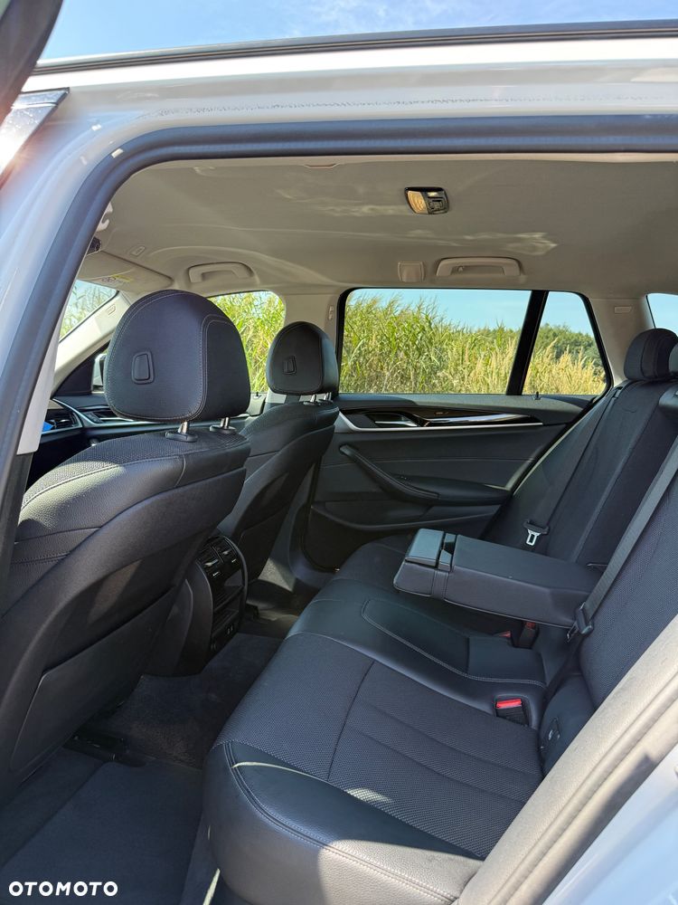 BMW Seria 5 520d Sport Line - 13