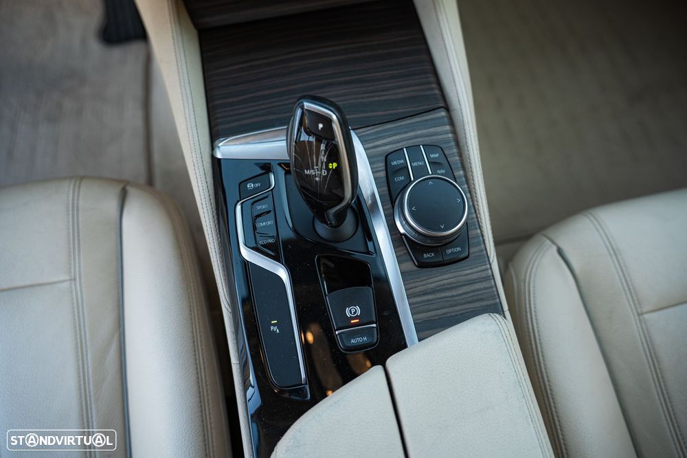 BMW 520 d Line Luxury Auto - 10
