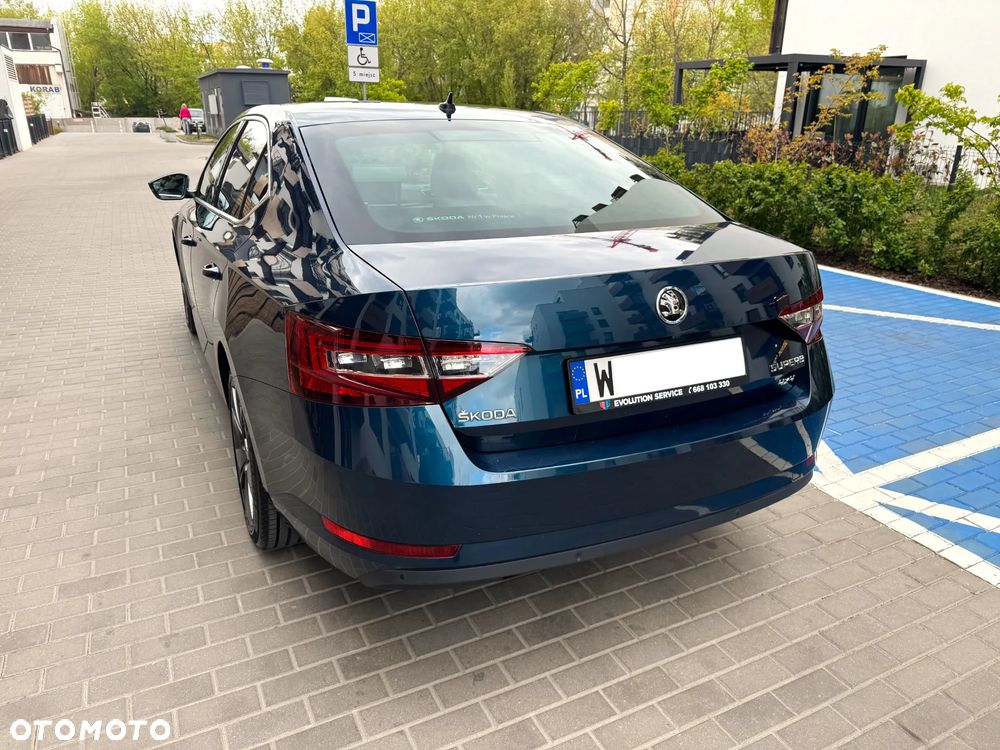 Skoda Superb 2.0 TDI SCR 4x4 L&K DSG - 10